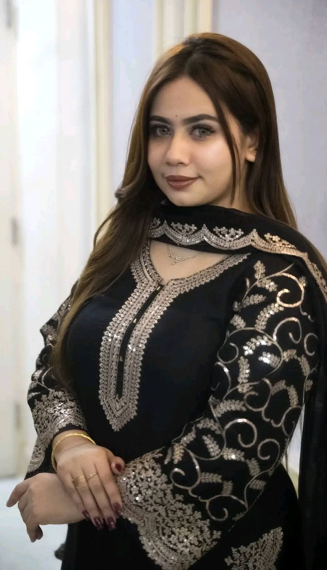 প্রিমিয়াম সফট জর্জেট সাথে সিকোয়েন্স এমব্রয়ডারি থ্রি পিস